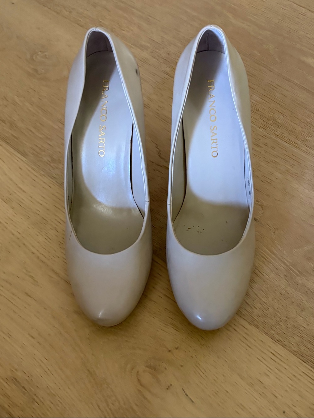 Franco Sarto Beige Classic Round-Toe Pumps - 9